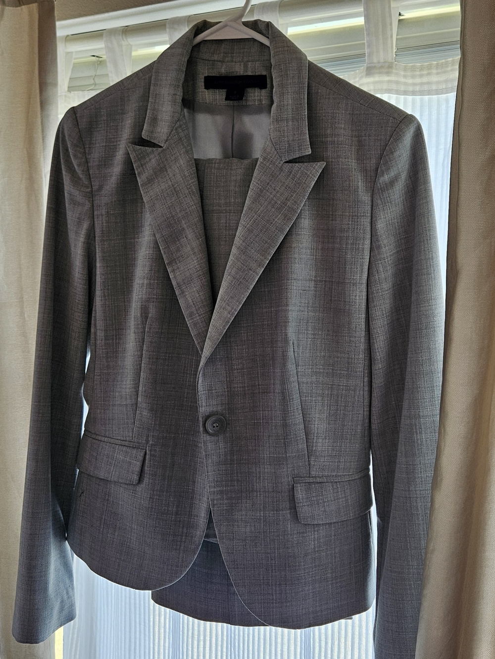 Express Women’s Gray suit